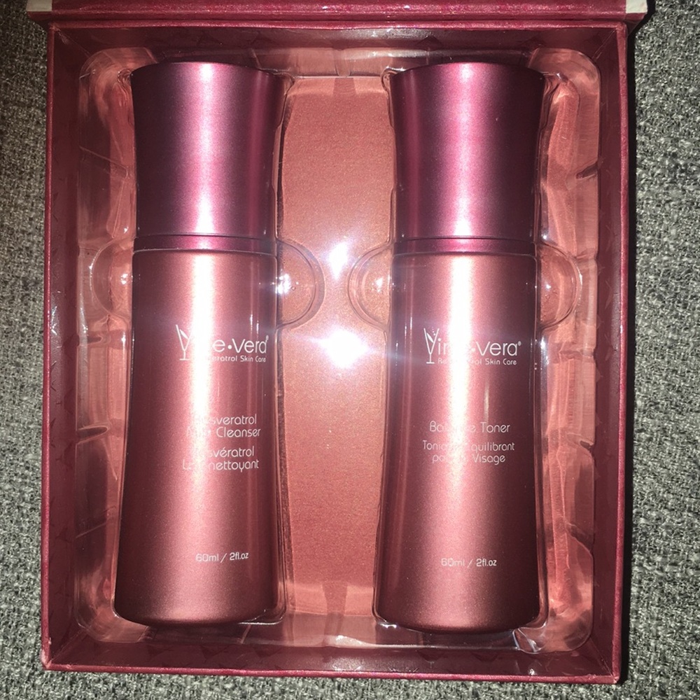 🎉WEEKEND SALE🎉 
Vine Vera Milk Cleanser + Balance Toner